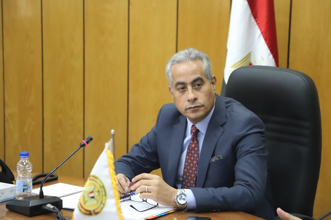 وزير القوى العامله 